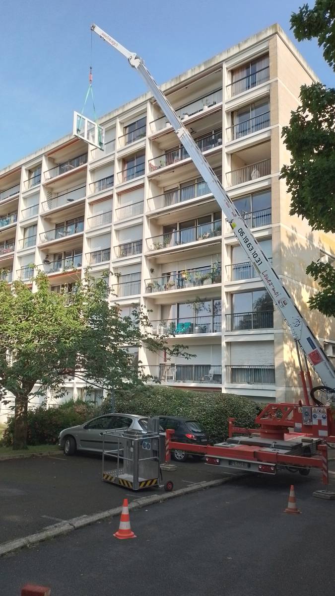 Installation d'une porte vitrée coulissante dans un appartement en hauteur à Sainte Adresse
